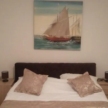 Deluxe Nika * Kastela