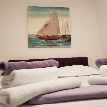 Deluxe Nika Kastela